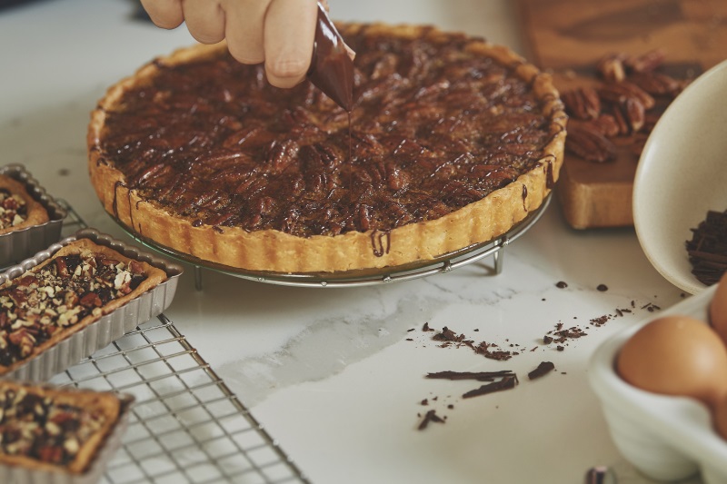 Pecan Pie Chocolate Lace Application