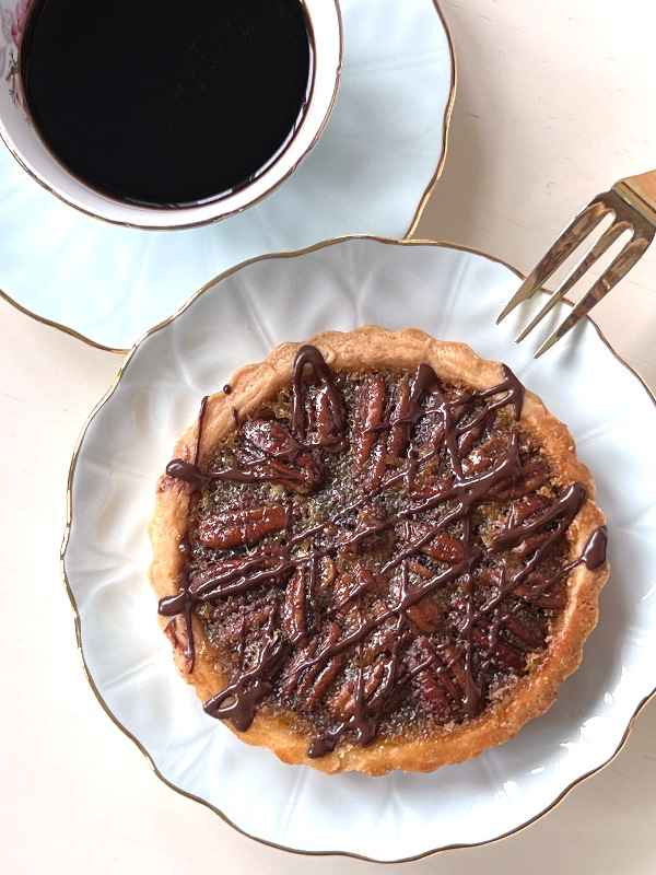 Classic Pecan Pie Quartet With Coffee Classic Pecan Pie Quartet With Coffee